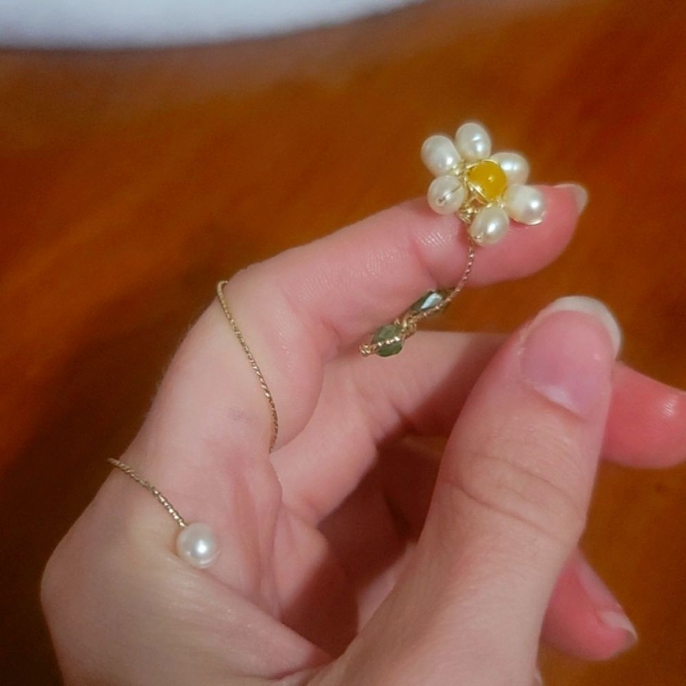Flower Ring - Picture 2 of 10